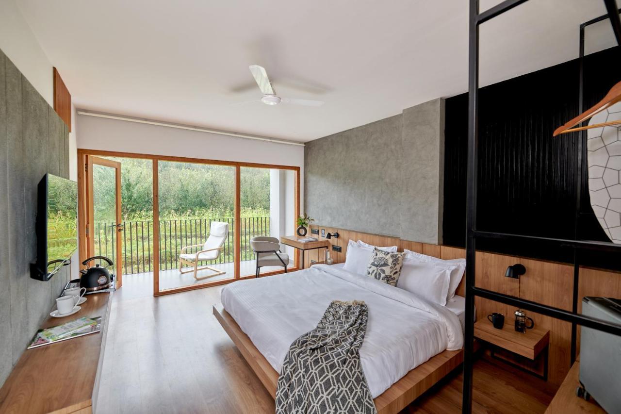 Warehouse X Poshtel Hotel Manali  Bagian luar foto
